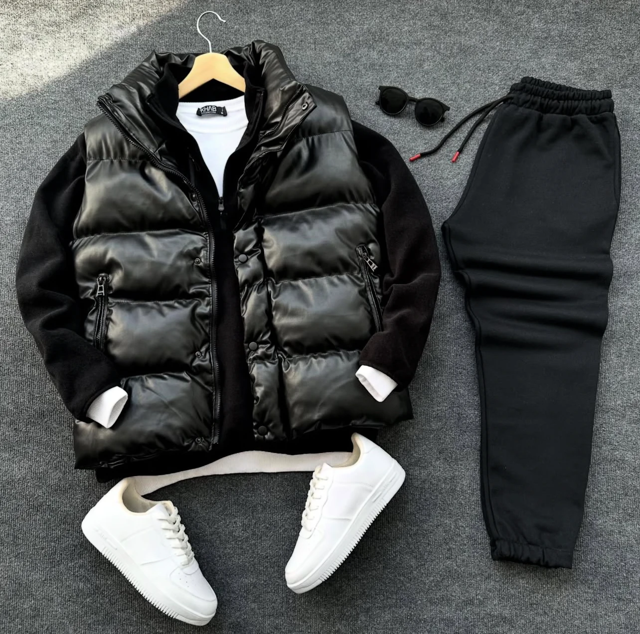 SET 5 PIESE: Vestă, Bluză, Tricou, Pantaloni și Ochelari