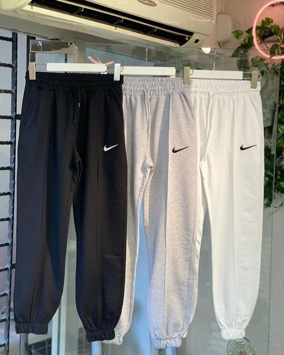 Nike Pantaloni %100 Bumbac + 2 Perechi Nike Sosete Cadou