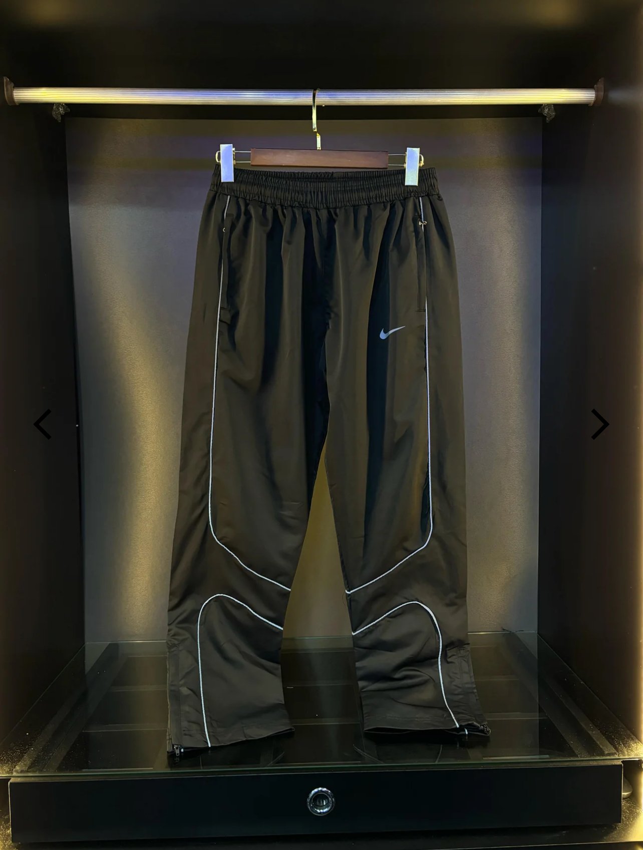 Nike Geacă și Pantaloni Impermeabili și Rezistenți la Vânt
