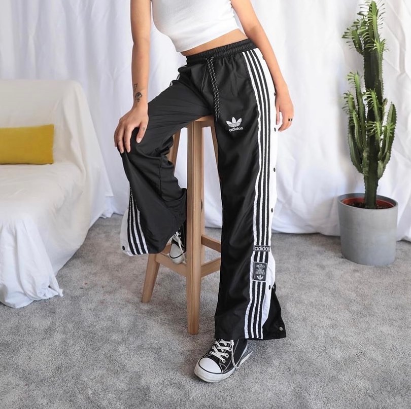 Pantaloni Cu Capse + 2 Perechi Nike Sosete Cadou