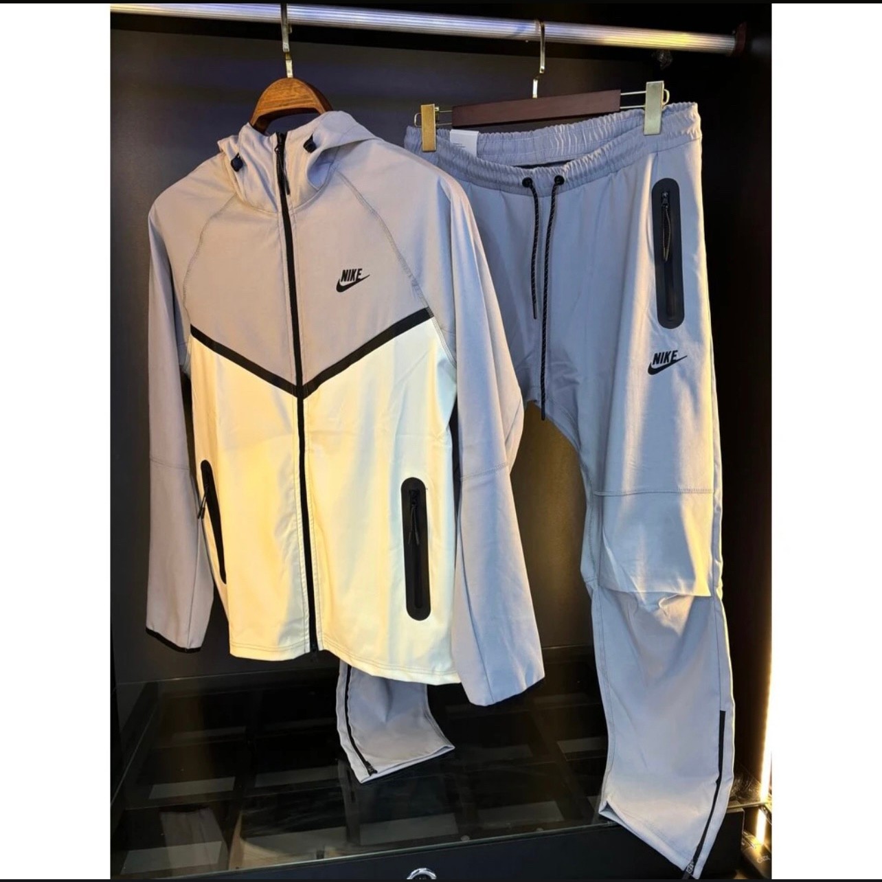 Nike Geacă și Pantaloni Impermeabili și Rezistenți la Vânt