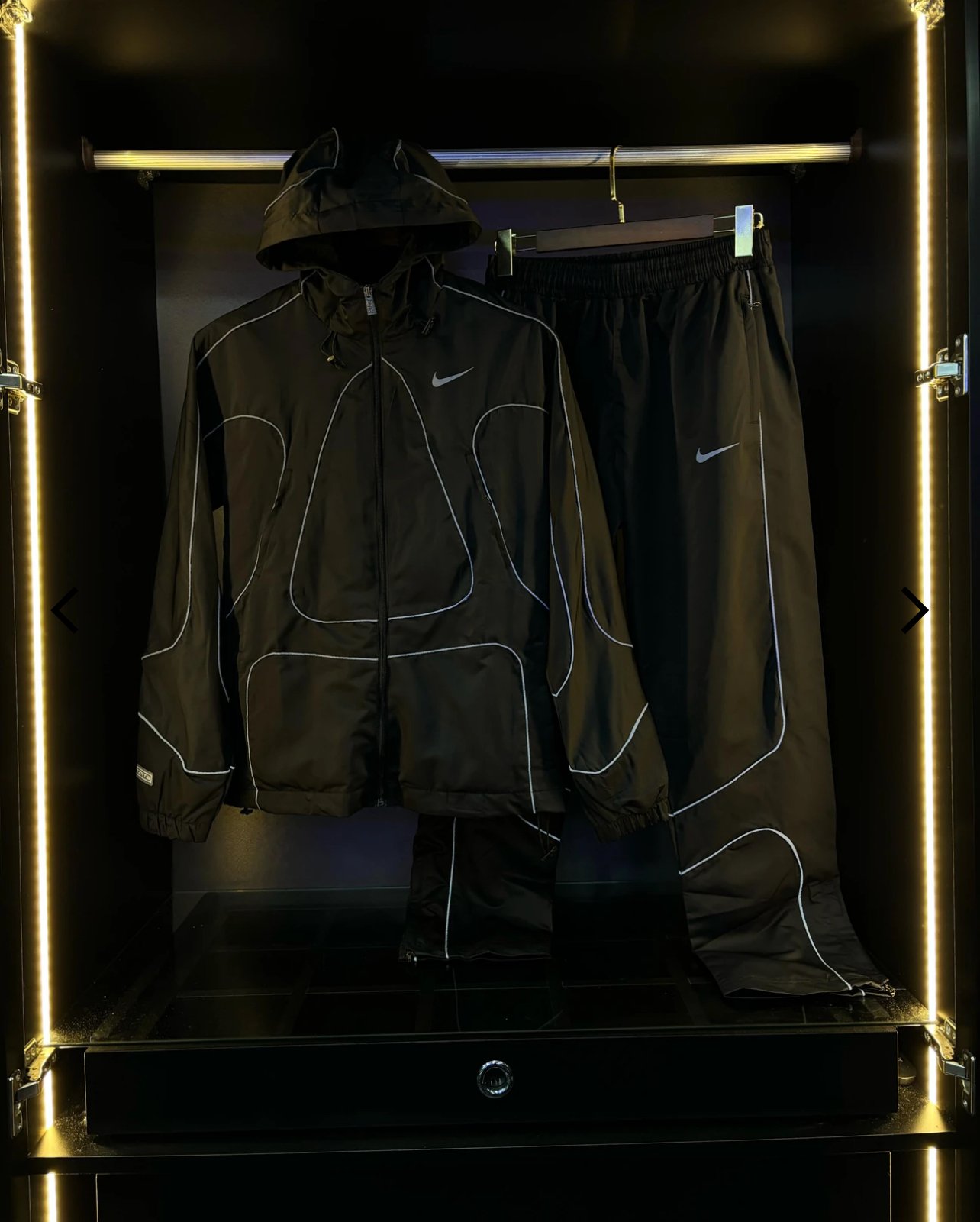 Nike Geacă și Pantaloni Impermeabili și Rezistenți la Vânt