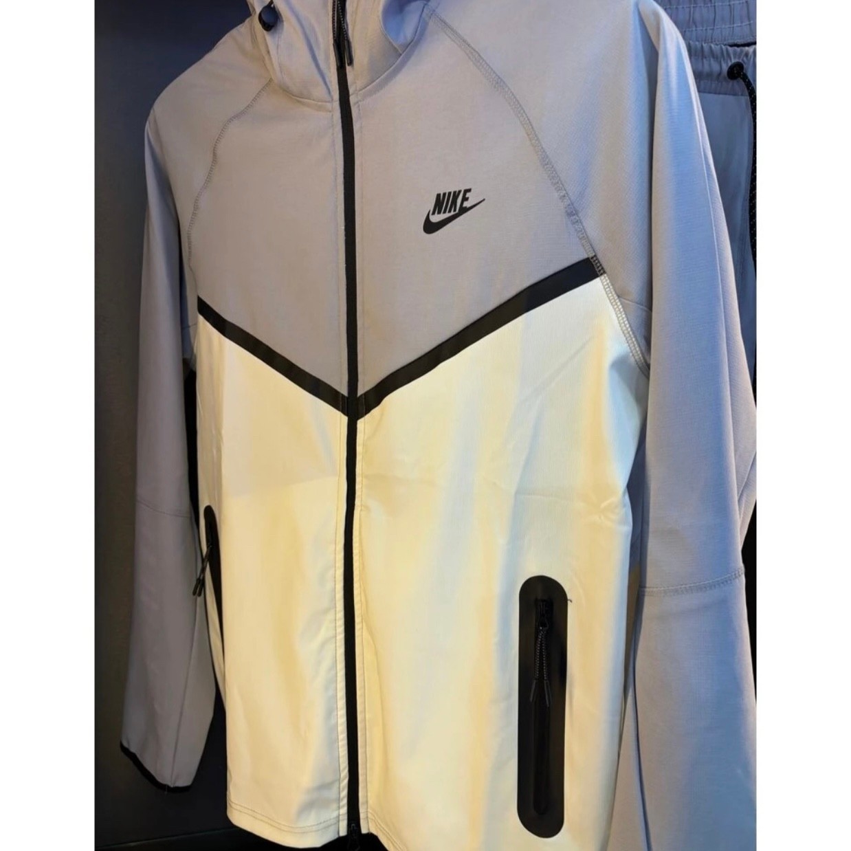 Nike Geacă și Pantaloni Impermeabili și Rezistenți la Vânt