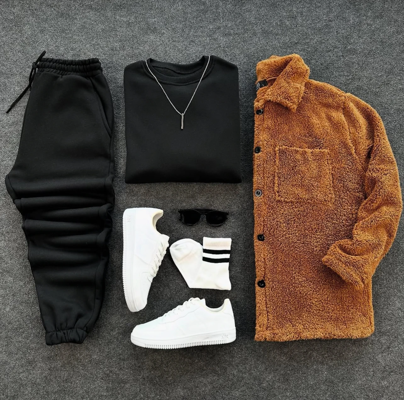 SET 5 PIESE: Jachetă, Bluză, Pantaloni, Șosete și Ochelari