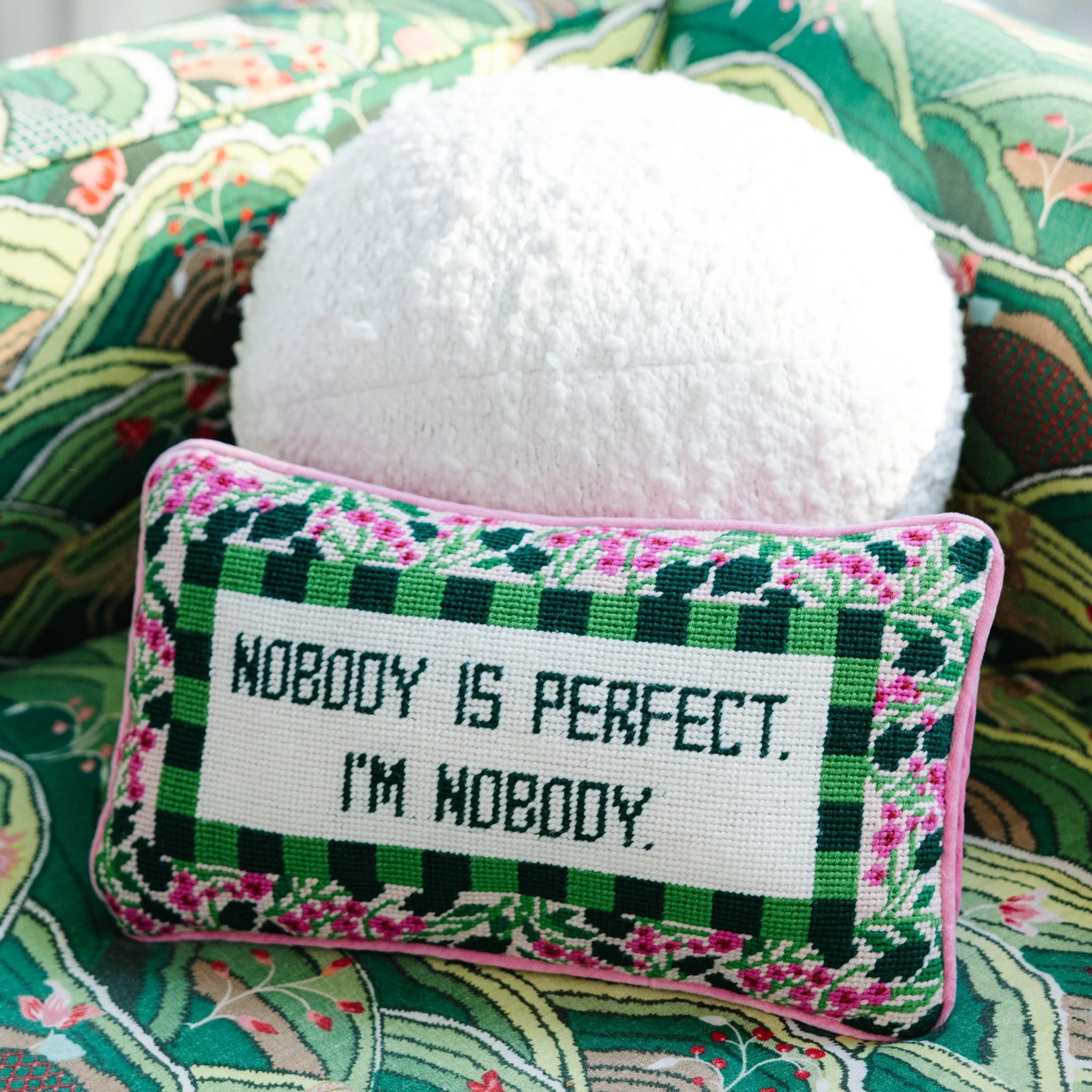 Nobody’s Perfect Yastık