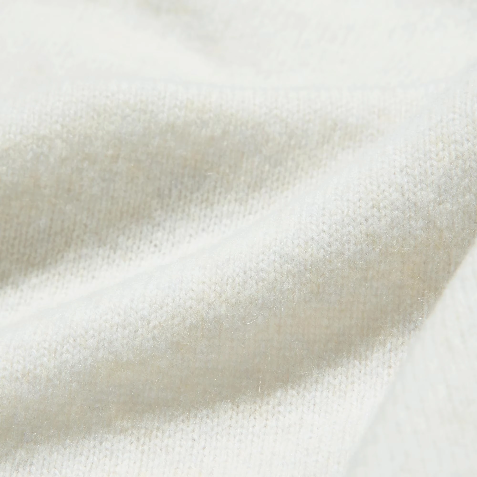 Kaws x Uniqlo Kuzu Yünü Kazak