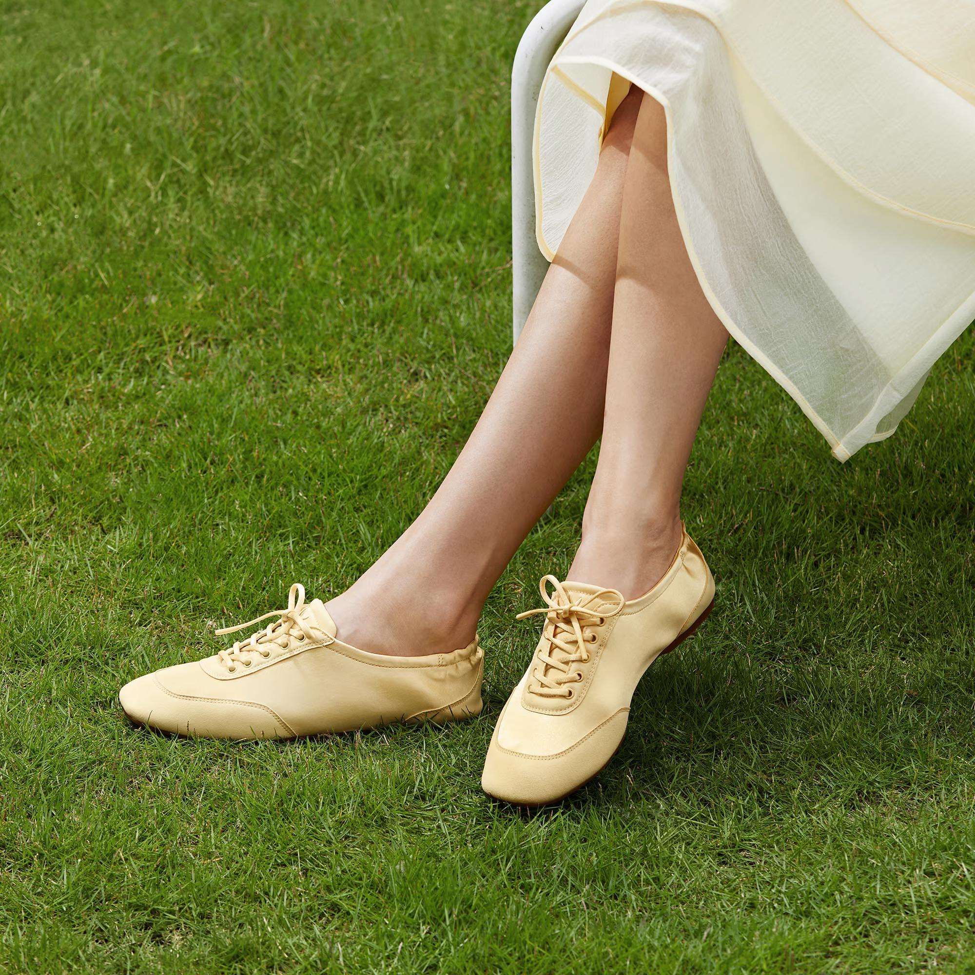 Cristina Saten Sneaker
