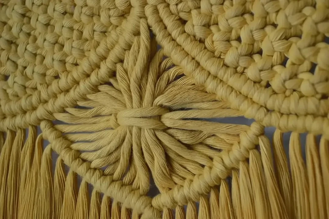 Makramee Wanddeko "Golden"