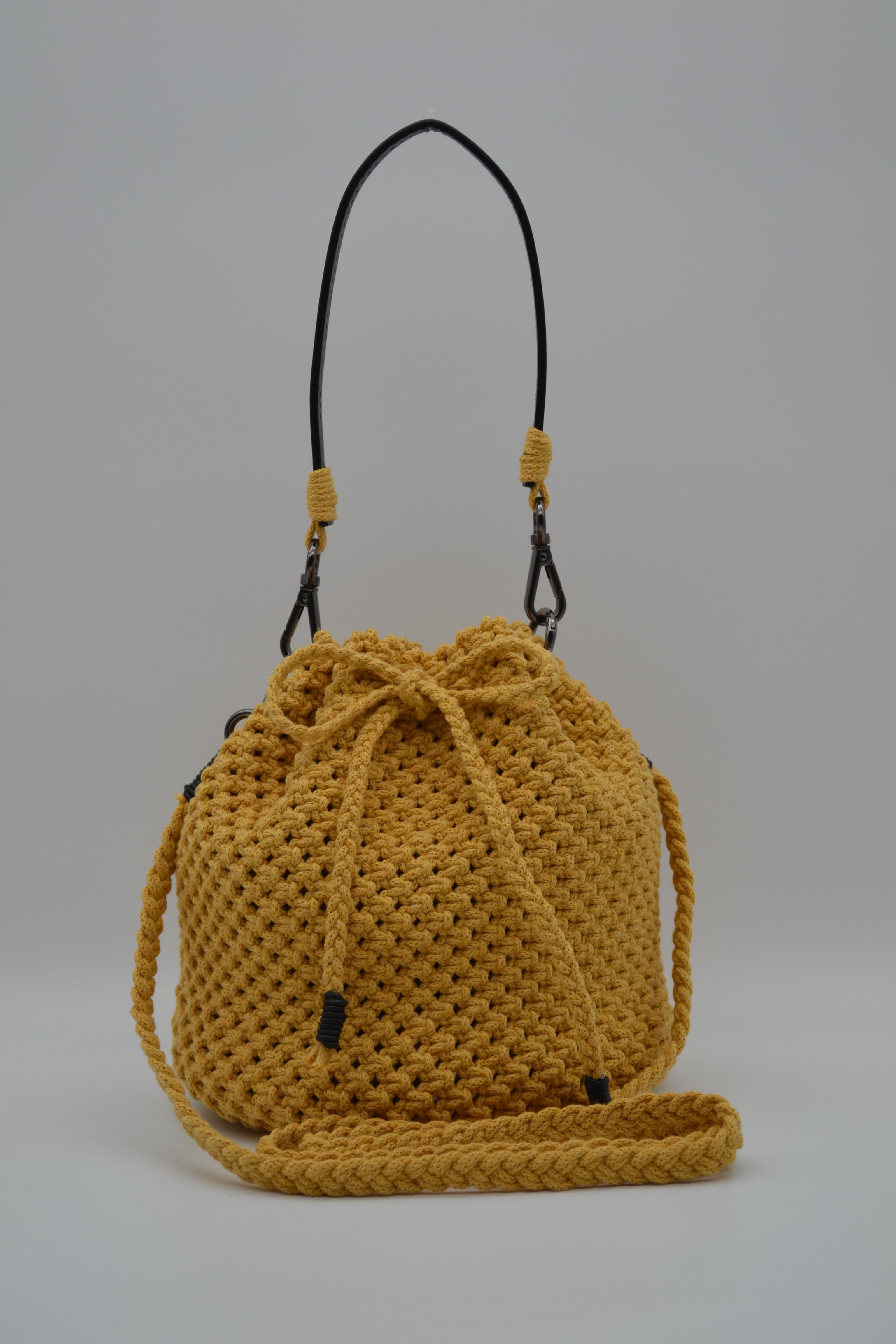 Bucket Bag "Knot & Carry"