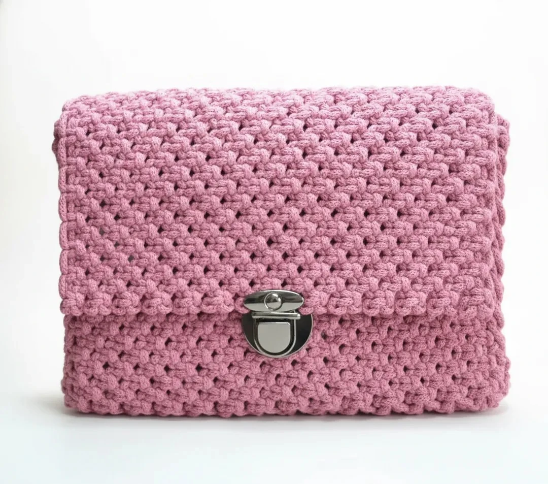 Koran/Buch Cover "Ikra"