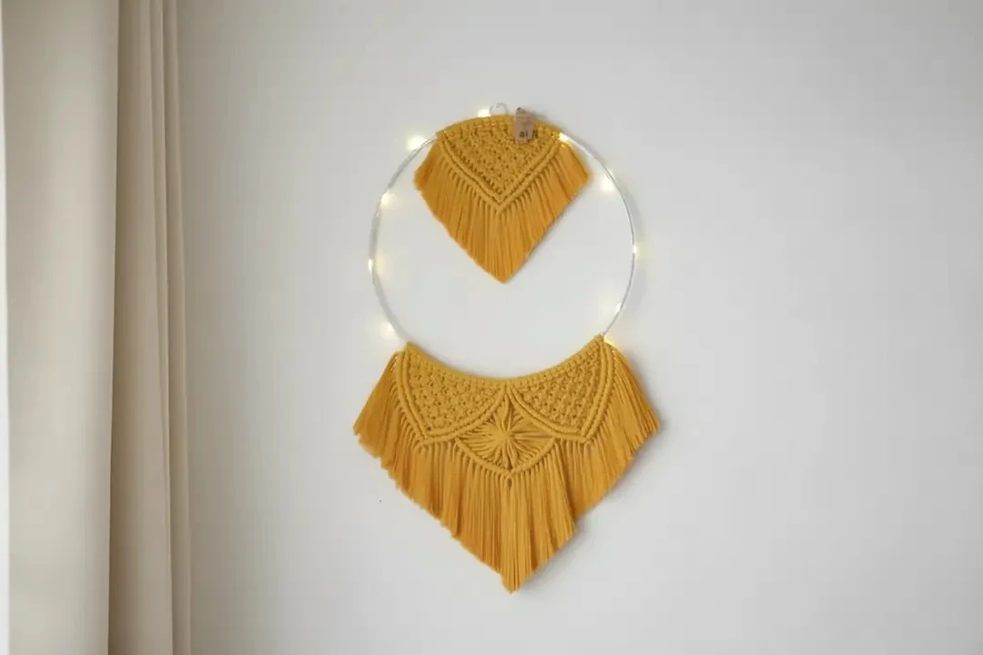 Makramee Wanddeko "Golden"